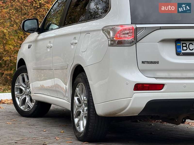 Внедорожник / Кроссовер Mitsubishi Outlander 2014 в Дрогобыче фото 22 Внедорожник / Кроссовер Mitsubishi Outlander 2014 в Дрогобыче