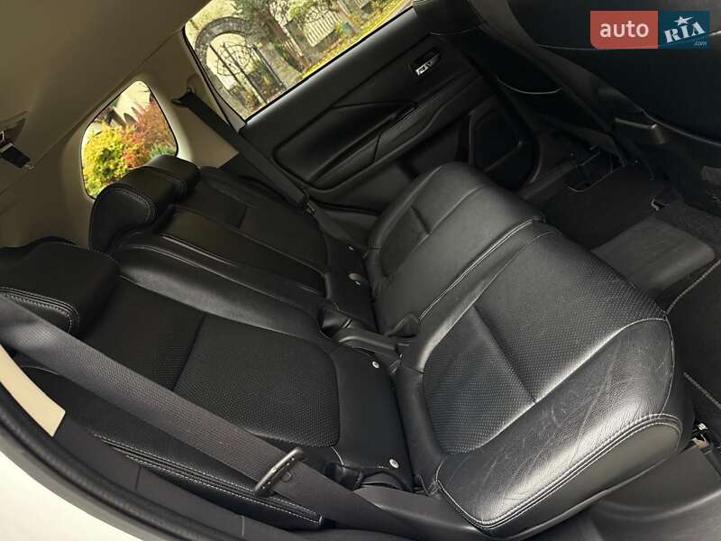 Внедорожник / Кроссовер Mitsubishi Outlander 2014 в Дрогобыче фото 49 Внедорожник / Кроссовер Mitsubishi Outlander 2014 в Дрогобыче