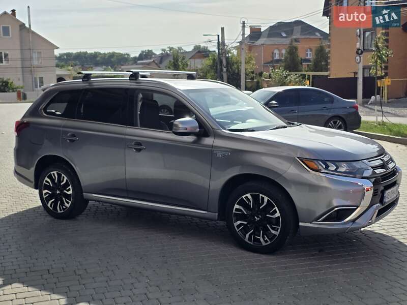 Внедорожник / Кроссовер Mitsubishi Outlander 2018 в Виннице