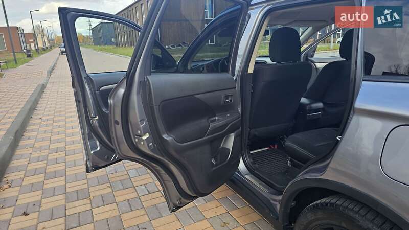 Внедорожник / Кроссовер Mitsubishi Outlander 2018 в Чернигове