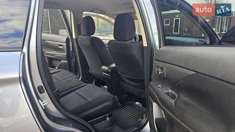 Внедорожник / Кроссовер Mitsubishi Outlander 2018 в Чернигове