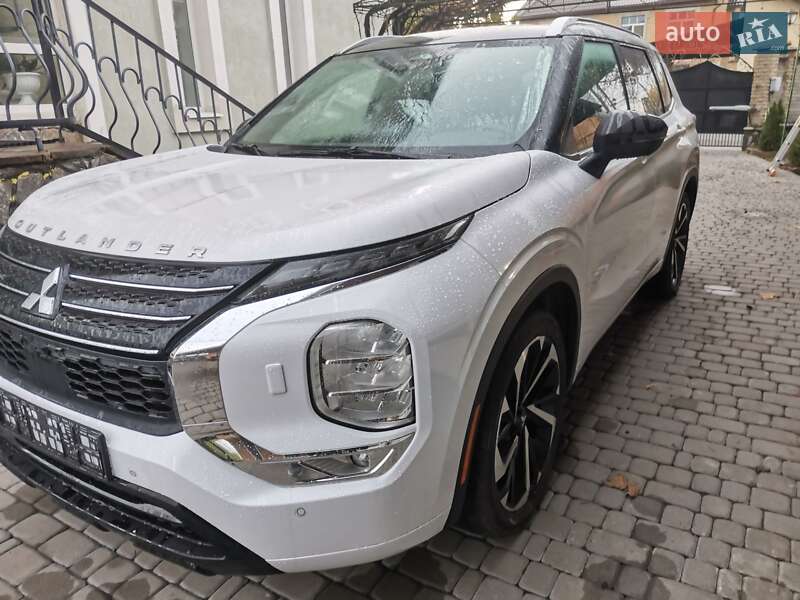 Позашляховик / Кросовер Mitsubishi Outlander 2023 в Полтаві фото 13 Позашляховик / Кросовер Mitsubishi Outlander 2023 в Полтаві