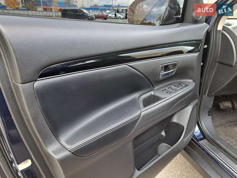 Внедорожник / Кроссовер Mitsubishi Outlander 2022 в Борисполе фото 22 Внедорожник / Кроссовер Mitsubishi Outlander 2022 в Борисполе