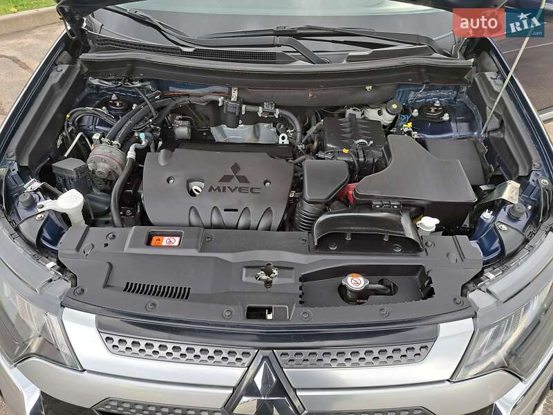 Внедорожник / Кроссовер Mitsubishi Outlander 2022 в Борисполе фото 34 Внедорожник / Кроссовер Mitsubishi Outlander 2022 в Борисполе