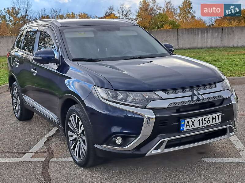 Внедорожник / Кроссовер Mitsubishi Outlander 2022 в Борисполе фото 37 Внедорожник / Кроссовер Mitsubishi Outlander 2022 в Борисполе