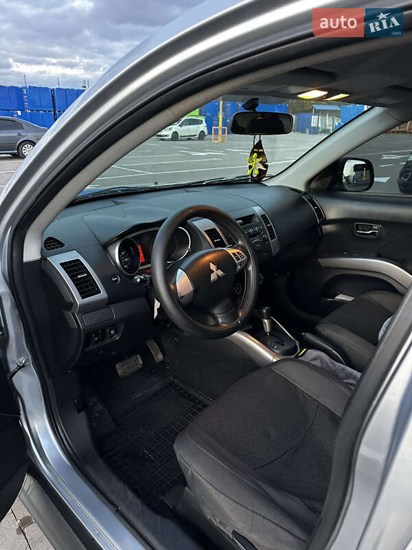 Позашляховик / Кросовер Mitsubishi Outlander 2010 в Білій Церкві фото 14 Позашляховик / Кросовер Mitsubishi Outlander 2010 в Білій Церкві