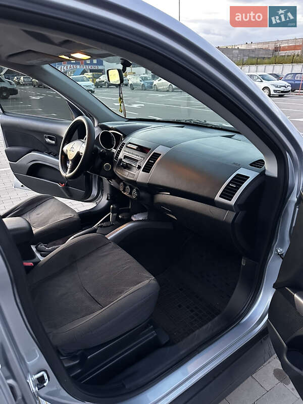 Позашляховик / Кросовер Mitsubishi Outlander 2010 в Білій Церкві фото 20 Позашляховик / Кросовер Mitsubishi Outlander 2010 в Білій Церкві