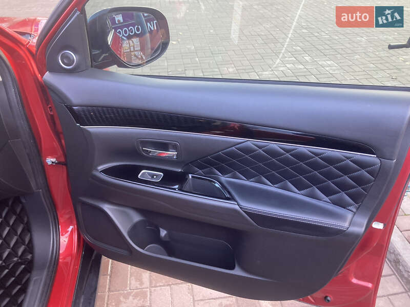 Внедорожник / Кроссовер Mitsubishi Outlander 2018 в Днепре