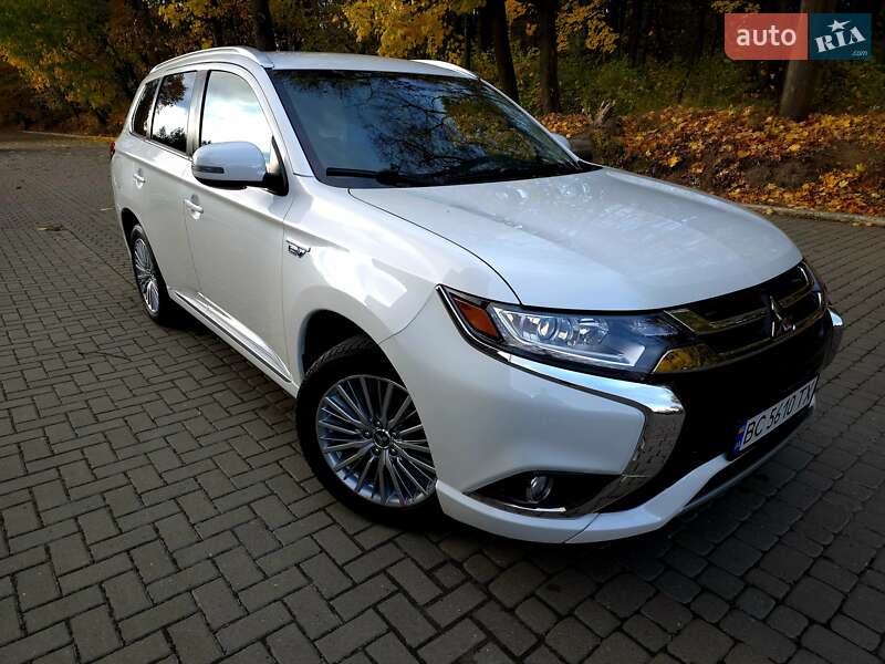 Позашляховик / Кросовер Mitsubishi Outlander 2018 в Львові фото Позашляховик / Кросовер Mitsubishi Outlander 2018 в Львові