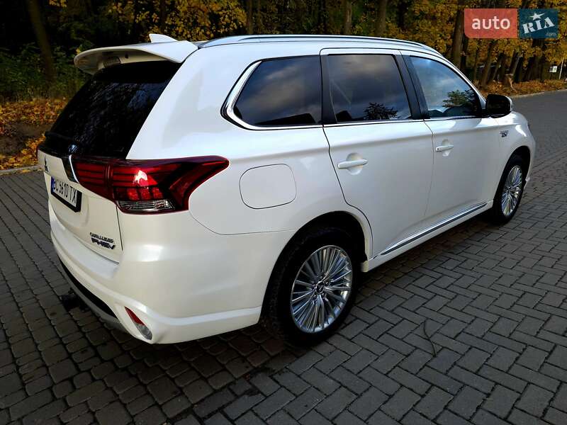 Позашляховик / Кросовер Mitsubishi Outlander 2018 в Львові фото 7 Позашляховик / Кросовер Mitsubishi Outlander 2018 в Львові