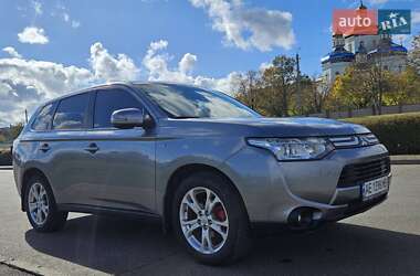 Внедорожник / Кроссовер Mitsubishi Outlander 2013 в Кривом Роге Внедорожник / Кроссовер Mitsubishi Outlander 2013 в Кривом Роге