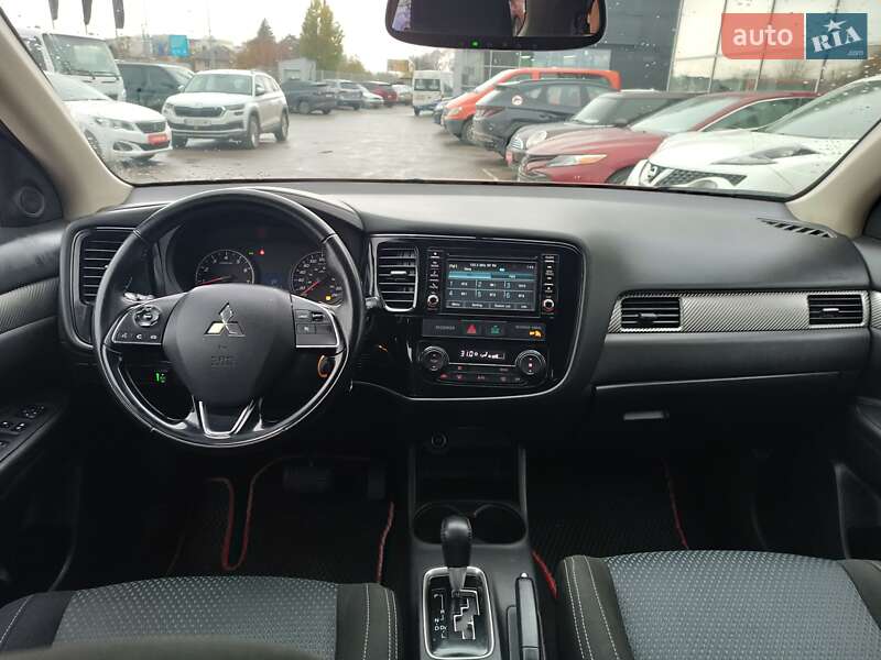 Внедорожник / Кроссовер Mitsubishi Outlander 2015 в Полтаве фото 14 Внедорожник / Кроссовер Mitsubishi Outlander 2015 в Полтаве
