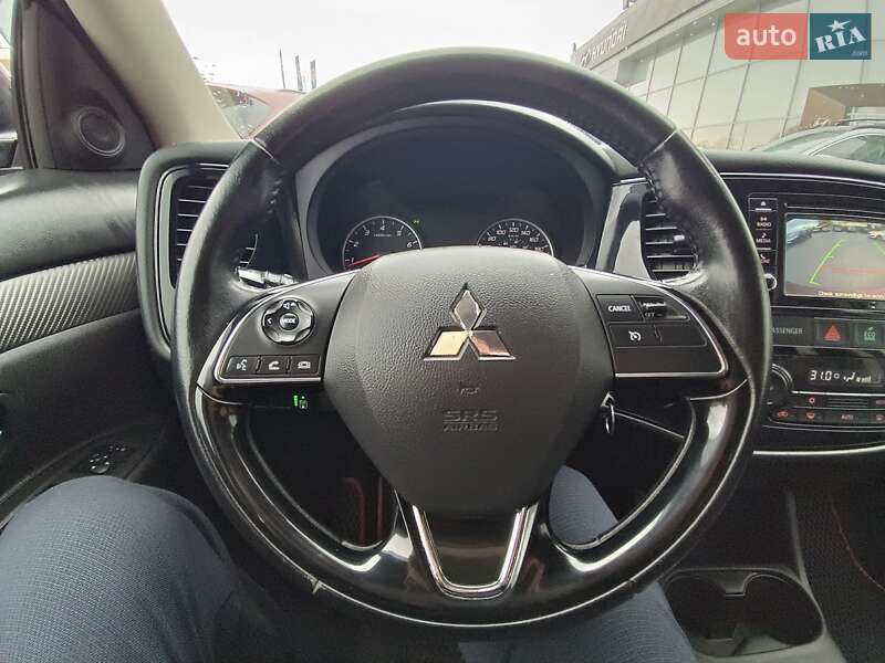 Внедорожник / Кроссовер Mitsubishi Outlander 2015 в Полтаве фото 17 Внедорожник / Кроссовер Mitsubishi Outlander 2015 в Полтаве