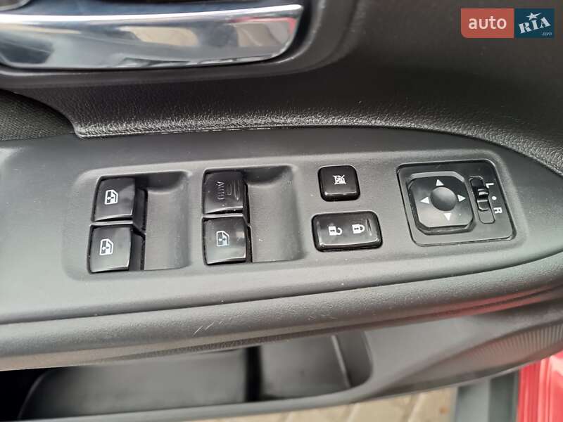 Внедорожник / Кроссовер Mitsubishi Outlander 2015 в Полтаве фото 26 Внедорожник / Кроссовер Mitsubishi Outlander 2015 в Полтаве