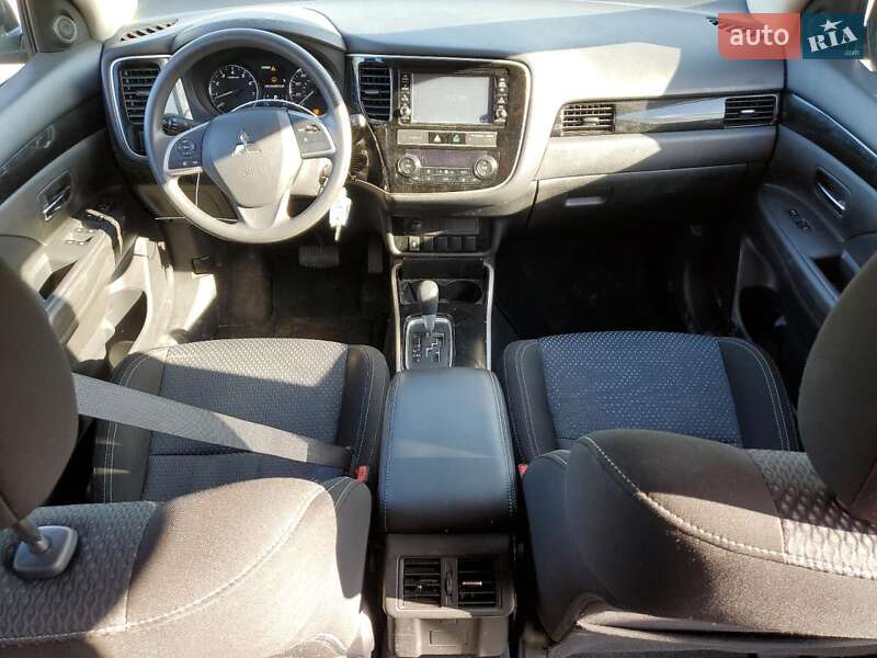 Внедорожник / Кроссовер Mitsubishi Outlander 2018 в Тернополе