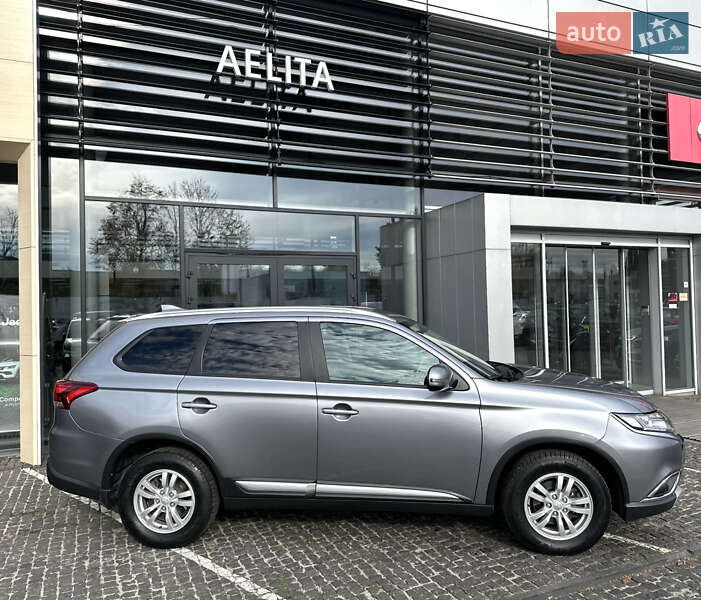 Позашляховик / Кросовер Mitsubishi Outlander 2017 в Дніпрі