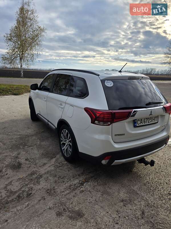 Внедорожник / Кроссовер Mitsubishi Outlander 2015 в Золотоноше фото 4 Внедорожник / Кроссовер Mitsubishi Outlander 2015 в Золотоноше