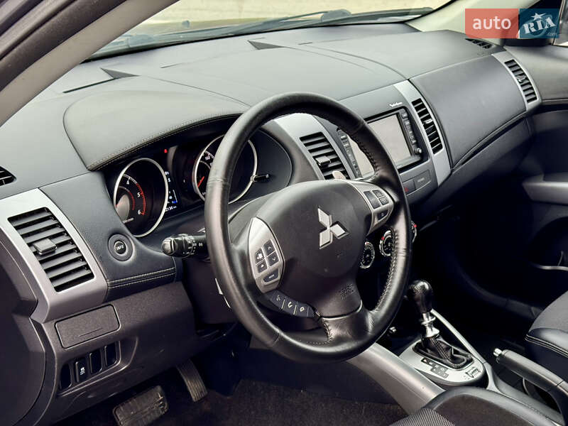Внедорожник / Кроссовер Mitsubishi Outlander 2011 в Полтаве