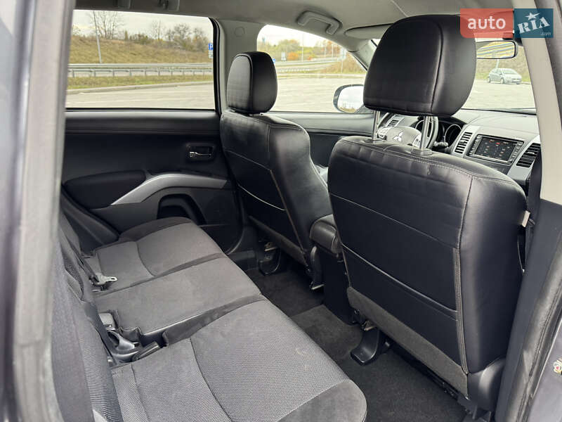 Внедорожник / Кроссовер Mitsubishi Outlander 2011 в Полтаве