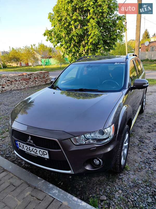 Внедорожник / Кроссовер Mitsubishi Outlander 2010 в Печенегах