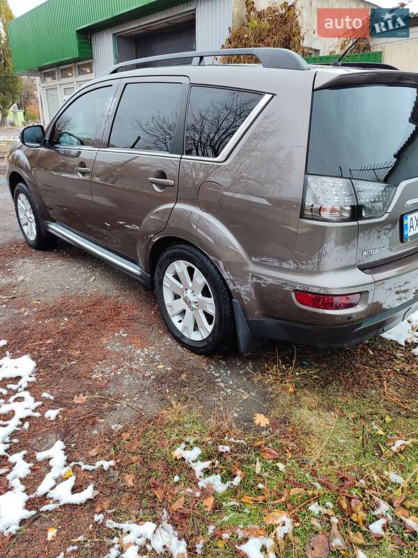 Внедорожник / Кроссовер Mitsubishi Outlander 2010 в Печенегах