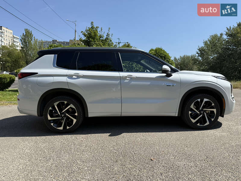 Внедорожник / Кроссовер Mitsubishi Outlander 2022 в Днепре фото 8 Внедорожник / Кроссовер Mitsubishi Outlander 2022 в Днепре