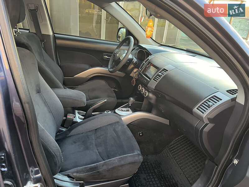 Внедорожник / Кроссовер Mitsubishi Outlander 2008 в Хусте фото 10 Внедорожник / Кроссовер Mitsubishi Outlander 2008 в Хусте