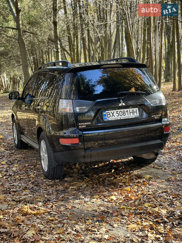 Внедорожник / Кроссовер Mitsubishi Outlander 2011 в Хмельницком