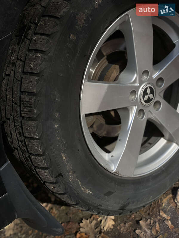 Внедорожник / Кроссовер Mitsubishi Outlander 2011 в Хмельницком