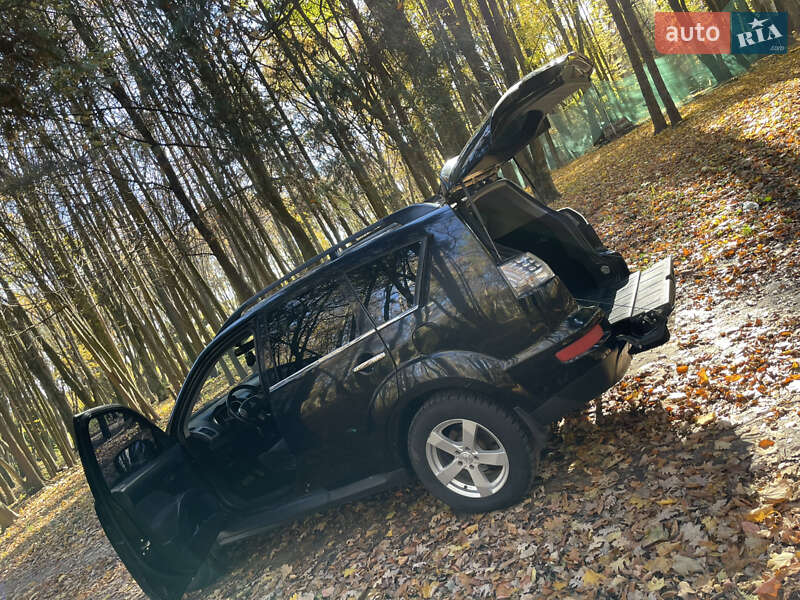 Внедорожник / Кроссовер Mitsubishi Outlander 2011 в Хмельницком