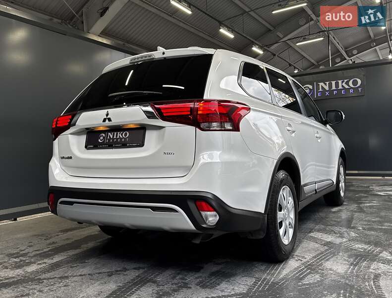Внедорожник / Кроссовер Mitsubishi Outlander 2021 в Киеве фото 13 Внедорожник / Кроссовер Mitsubishi Outlander 2021 в Киеве