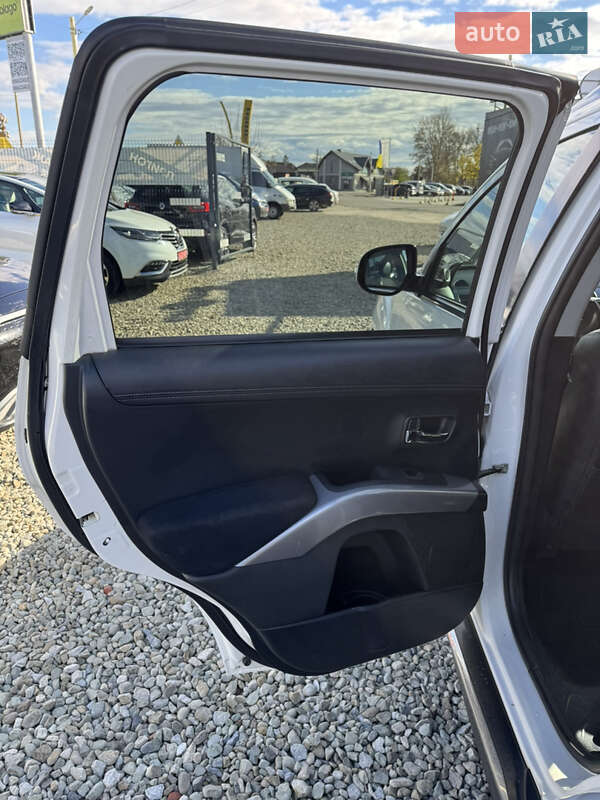 Позашляховик / Кросовер Mitsubishi Outlander 2010 в Івано-Франківську