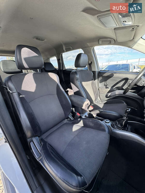 Позашляховик / Кросовер Mitsubishi Outlander 2010 в Івано-Франківську