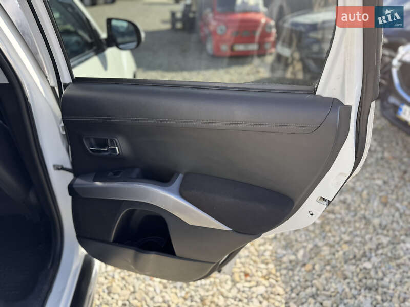 Позашляховик / Кросовер Mitsubishi Outlander 2010 в Івано-Франківську