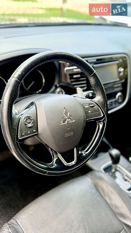 Внедорожник / Кроссовер Mitsubishi Outlander 2016 в Борисполе фото 11 Внедорожник / Кроссовер Mitsubishi Outlander 2016 в Борисполе