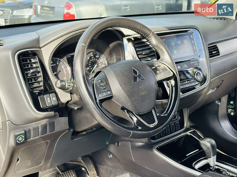 Внедорожник / Кроссовер Mitsubishi Outlander 2018 в Харькове