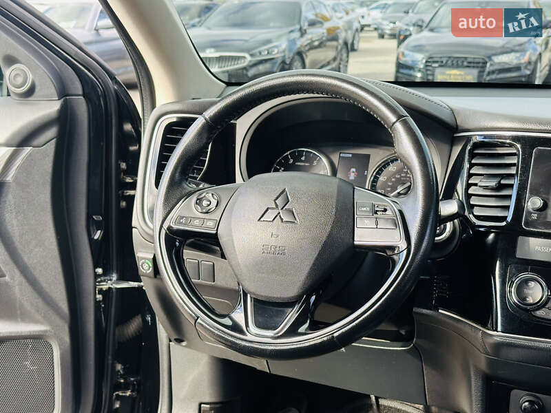 Внедорожник / Кроссовер Mitsubishi Outlander 2018 в Харькове