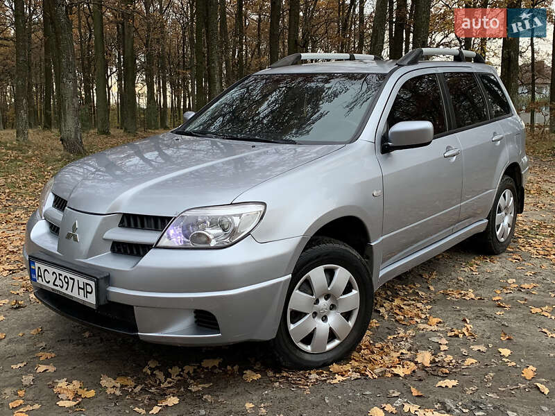 Позашляховик / Кросовер Mitsubishi Outlander 2004 в Ківерцях