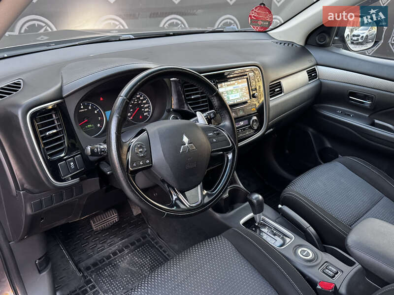 Внедорожник / Кроссовер Mitsubishi Outlander 2015 в Киеве фото 8 Внедорожник / Кроссовер Mitsubishi Outlander 2015 в Киеве