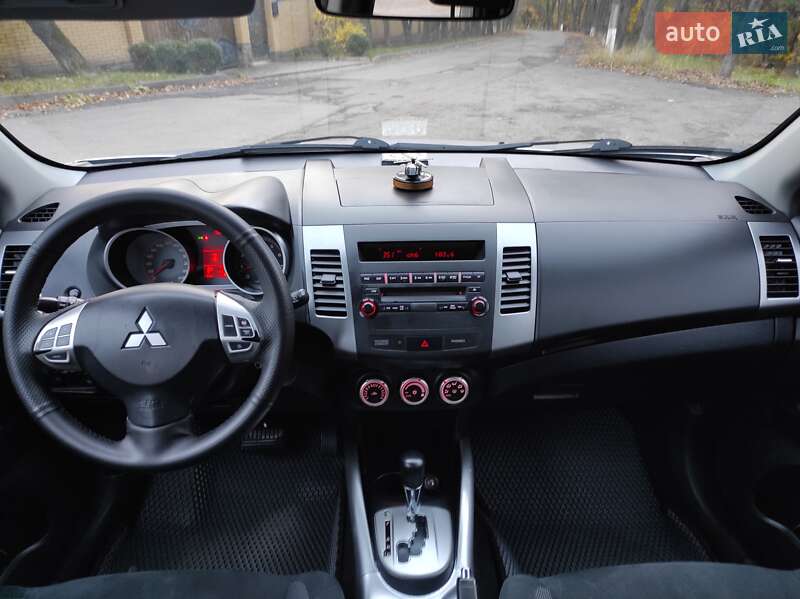 Внедорожник / Кроссовер Mitsubishi Outlander 2007 в Хмельницком