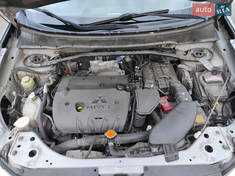 Внедорожник / Кроссовер Mitsubishi Outlander 2007 в Хмельницком