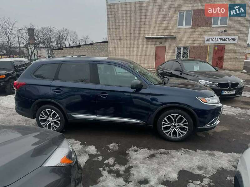 Внедорожник / Кроссовер Mitsubishi Outlander 2016 в Черкассах
