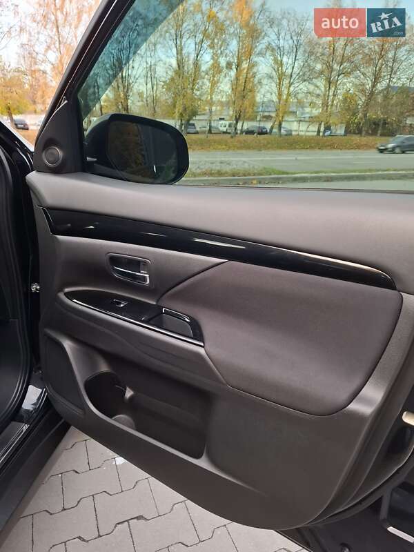 Внедорожник / Кроссовер Mitsubishi Outlander 2018 в Белой Церкви