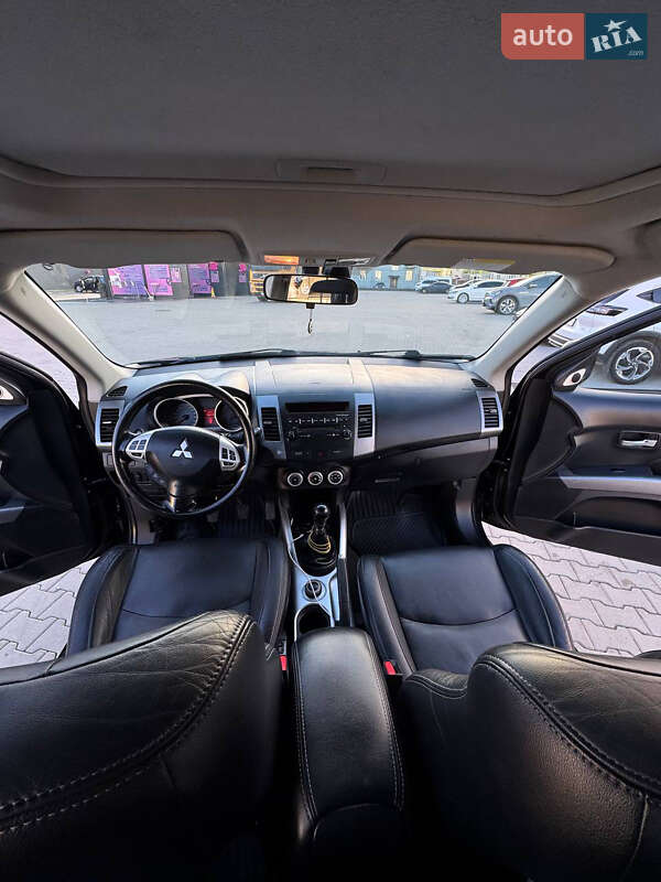 Внедорожник / Кроссовер Mitsubishi Outlander 2008 в Львове