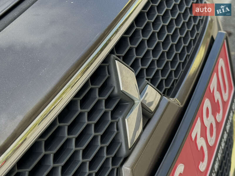 Внедорожник / Кроссовер Mitsubishi Outlander 2012 в Дрогобыче