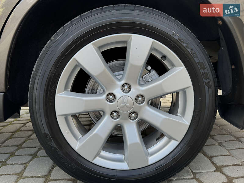 Внедорожник / Кроссовер Mitsubishi Outlander 2012 в Дрогобыче