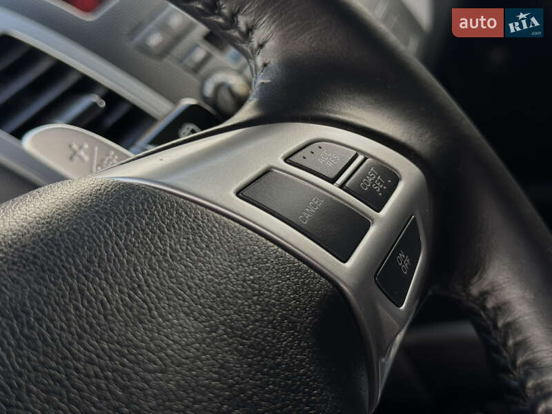 Внедорожник / Кроссовер Mitsubishi Outlander 2012 в Дрогобыче