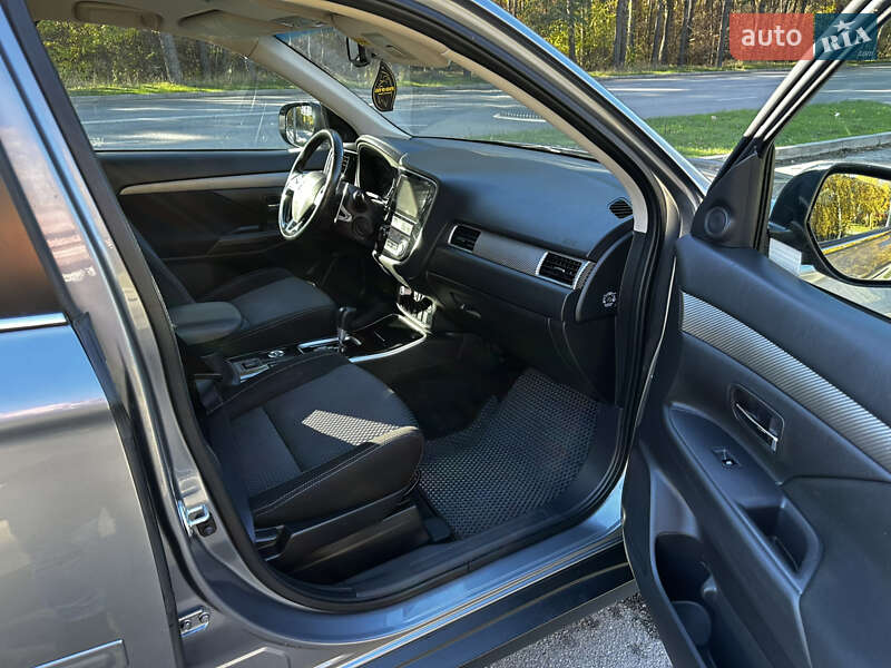 Внедорожник / Кроссовер Mitsubishi Outlander 2017 в Кропивницком фото 14 Внедорожник / Кроссовер Mitsubishi Outlander 2017 в Кропивницком