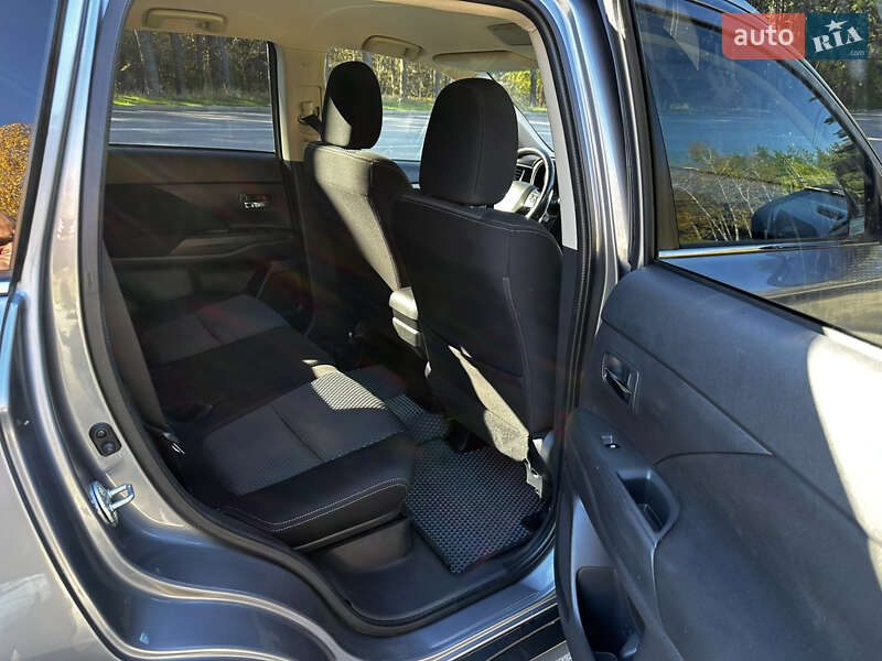 Внедорожник / Кроссовер Mitsubishi Outlander 2017 в Кропивницком фото 16 Внедорожник / Кроссовер Mitsubishi Outlander 2017 в Кропивницком