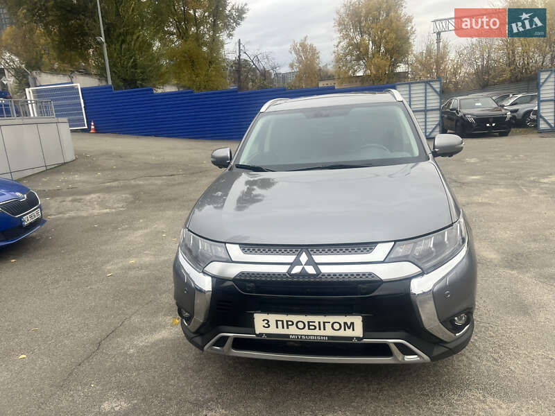 Позашляховик / Кросовер Mitsubishi Outlander 2021 в Києві фото 4 Позашляховик / Кросовер Mitsubishi Outlander 2021 в Києві